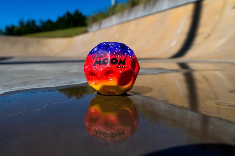 Pileczka-wysoko-odbijajaca-sie-Waboba-Gradient-Moon-Ball-1-szt (2).jpg