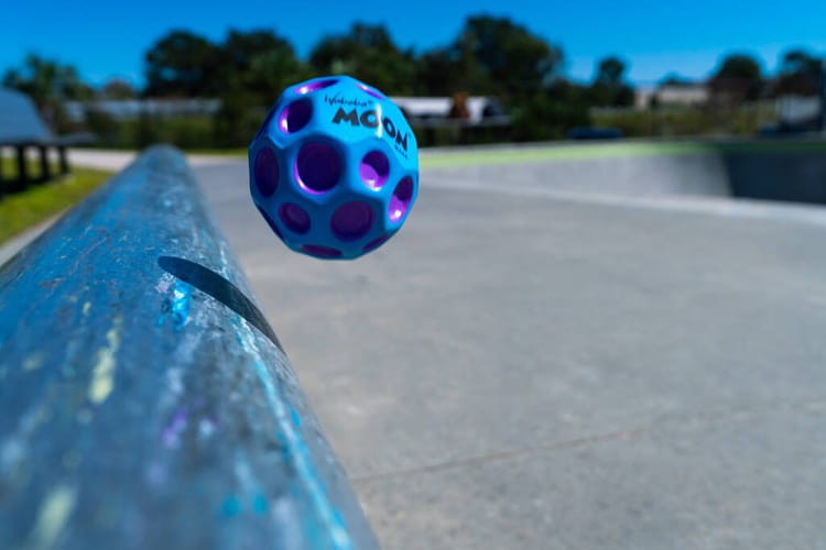 pol_pl_Pileczka-Waboba-Moon-Ball-Blue-Purple-1010_5.jpg